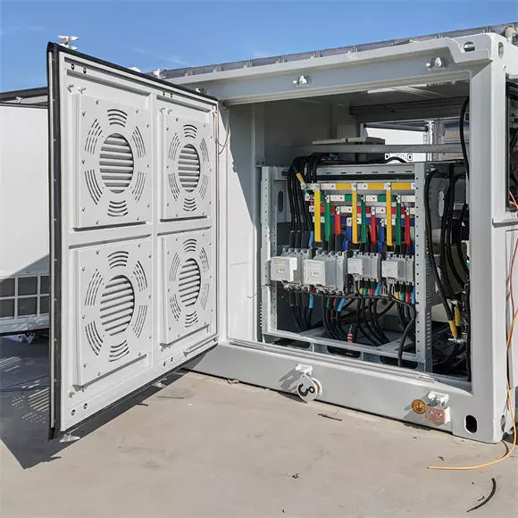 Off-Grid Storage Cabinet with Rack Batteries & PV Principles - KENK EU